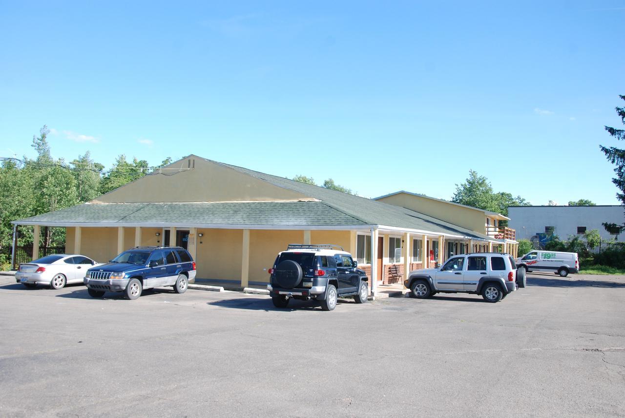 Mount Laurel Motel Hazleton Exterior photo